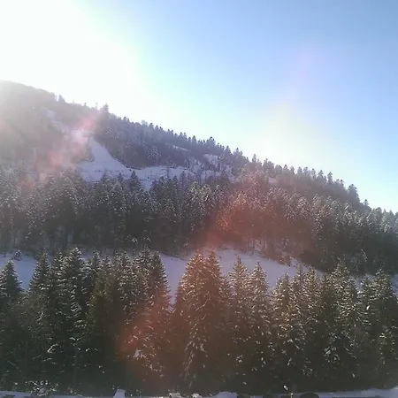 Sous Les Pistes Avec Vue Sur La Vallee